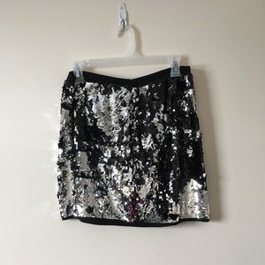 Silver sequin mini skirt 1X